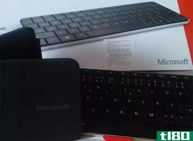 据报道，微软正在准备Windows8键盘的楔形线条