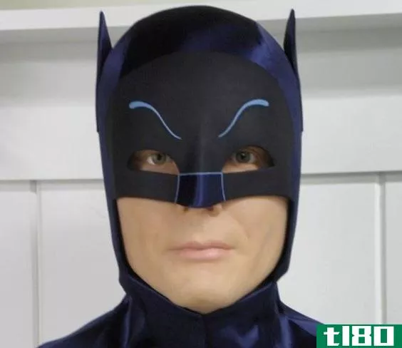 你只要花1500美元就能买到亚当·韦斯特的蝙蝠侠面具的复制品