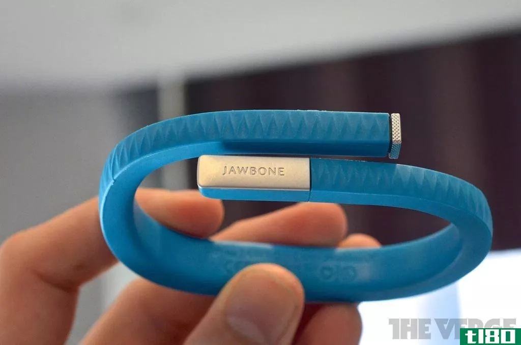 jawbone的新健身乐队承诺提供更多的数据，更少的问题