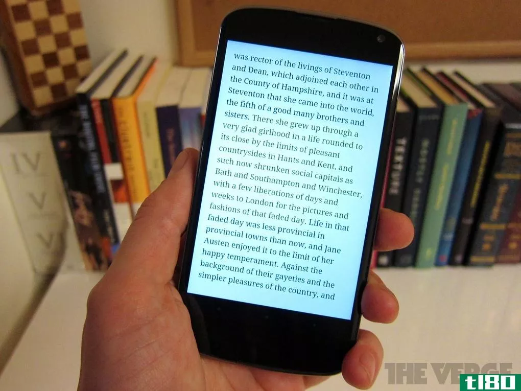 谷歌PlayBooks更新了“朗读”功能，双击可进行缩放