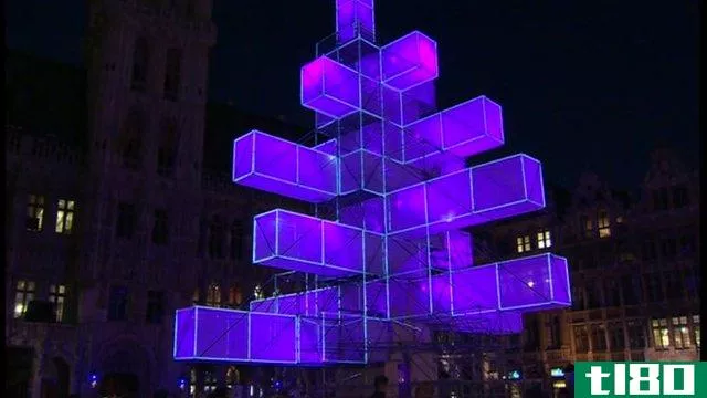 圣诞树用迷人的灯光秀使布鲁塞尔电气化