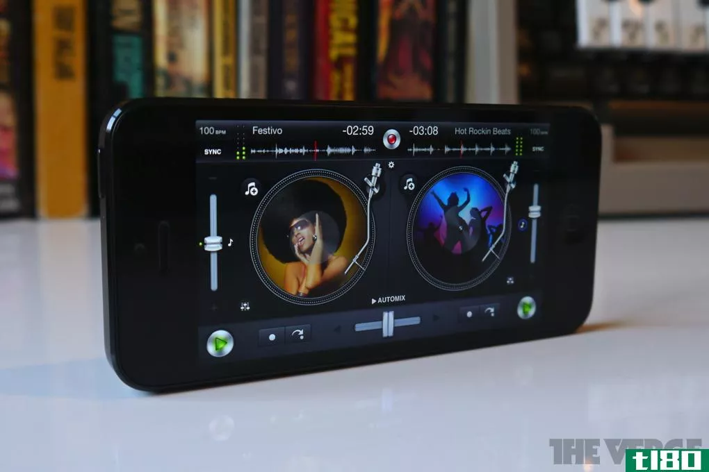 djay成为第一款真正利用iphone5屏幕尺寸的应用程序