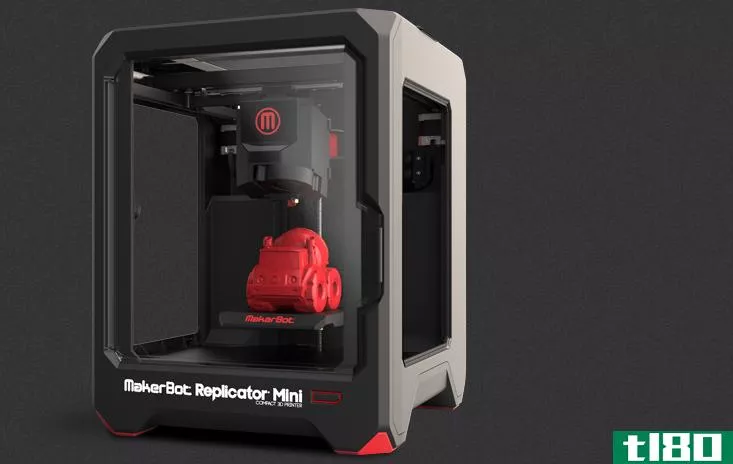 makerbot推出了replicatormini和z18，它们是迄今为止最大和最小的3d打印机