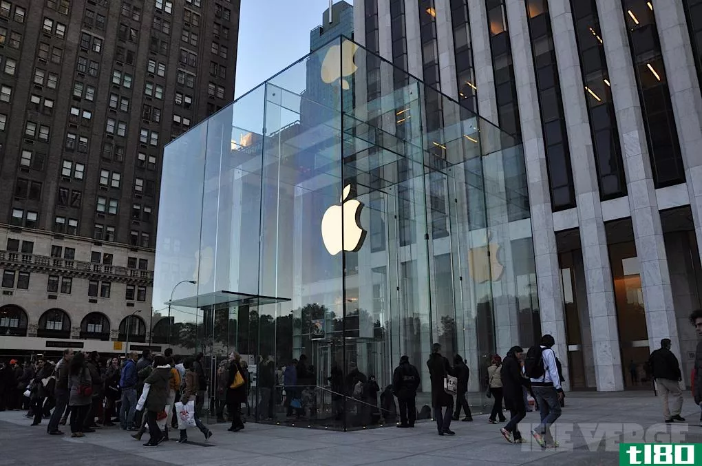 苹果呼吁前雇员为自己辩护，以免受三星的指控