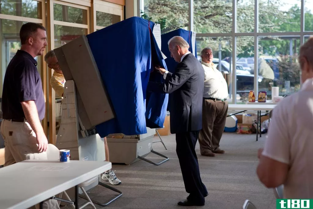 加州启动网上投票登记，申请者激增