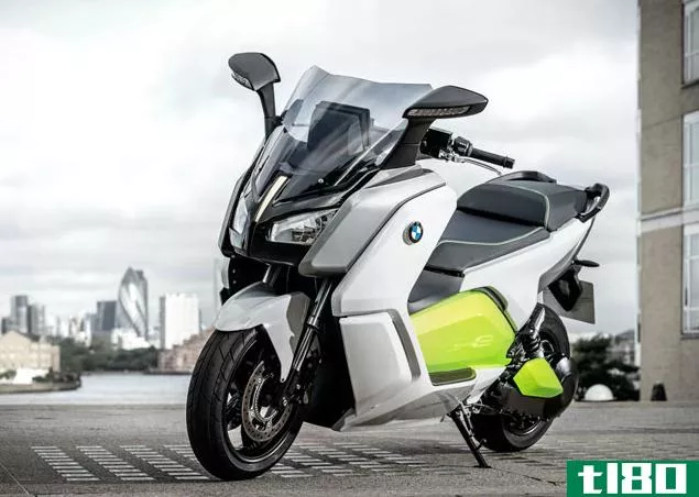 宝马的时尚电动踏板车在新视频中展示，充电3小时可行驶62英里