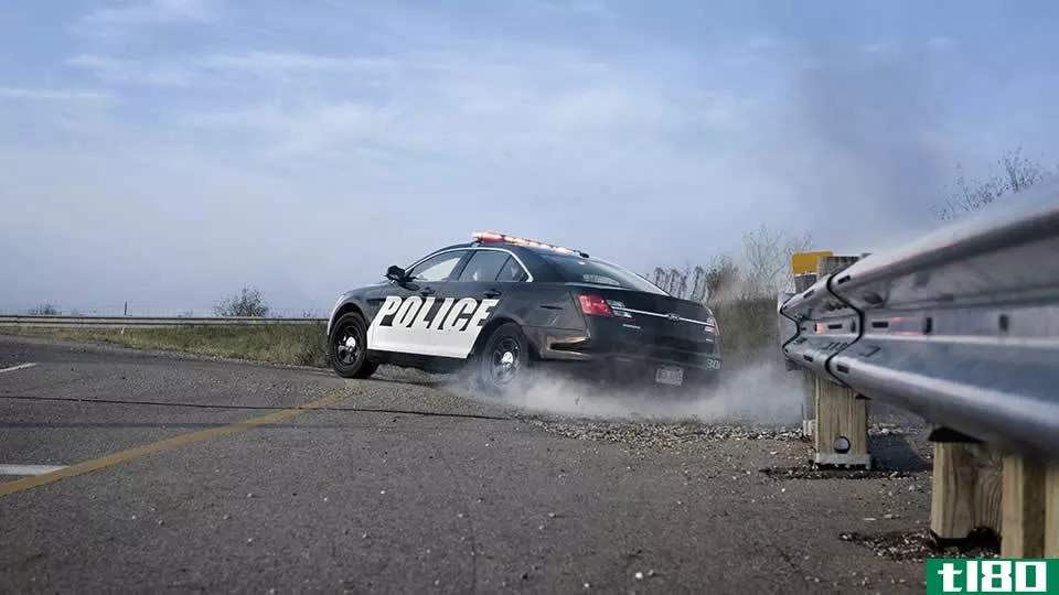 福特将追踪警车以抓捕超速的警察