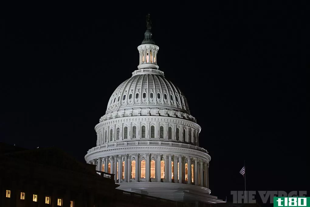 众议院通过了一项有争议的新的网络信息共享法案