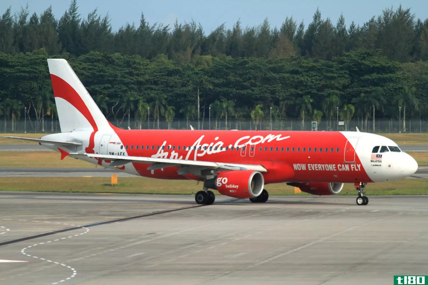 亚航在印尼上空与载有162人的飞机失去联系