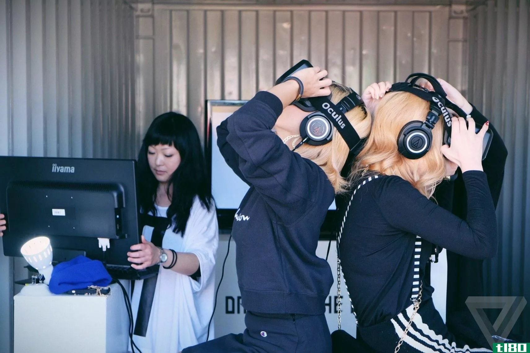 一个疯狂的j-pop音乐视频是迄今为止最好的oculus rift演示