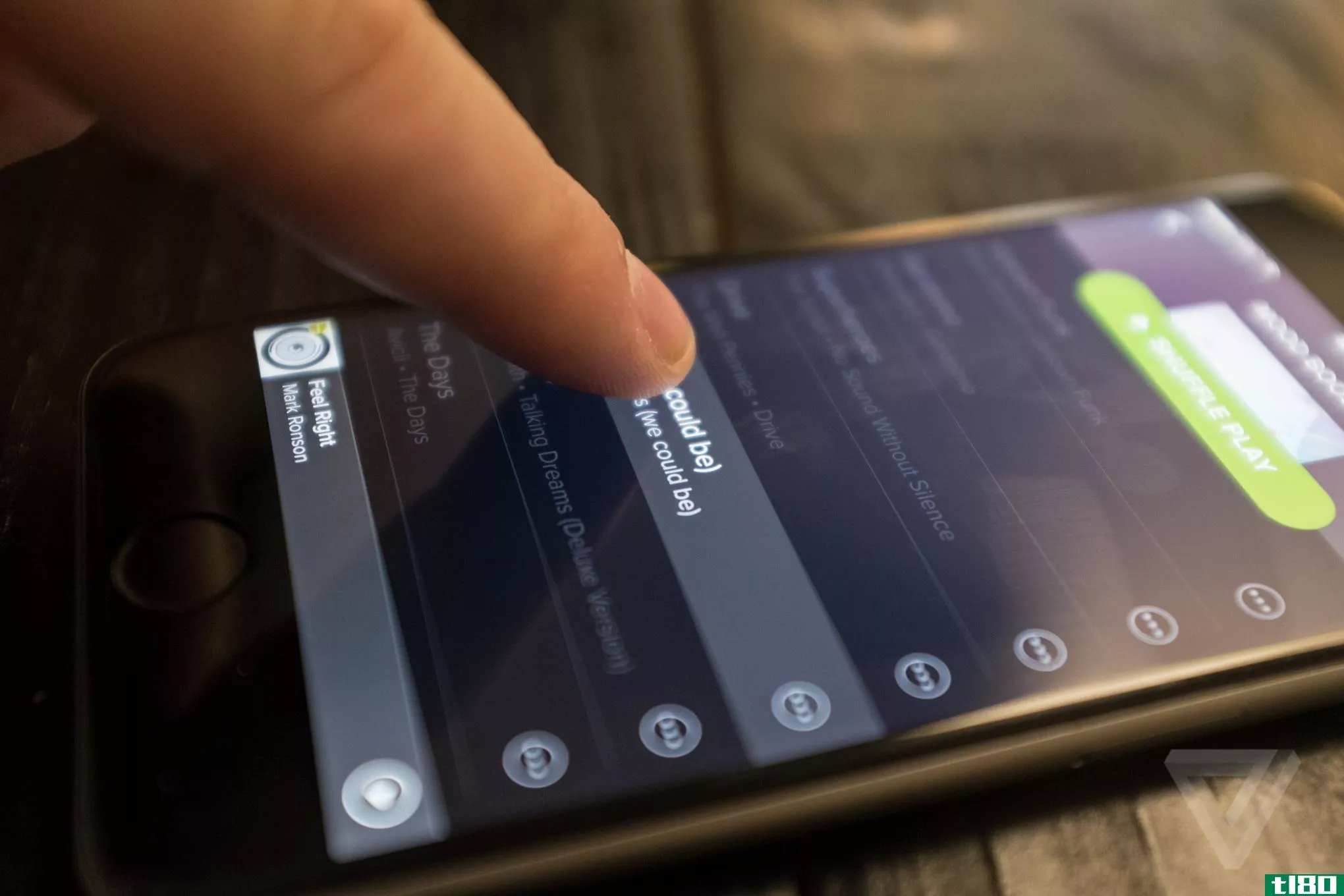 spotify推出了一款全新的音乐发现工具touch preview
