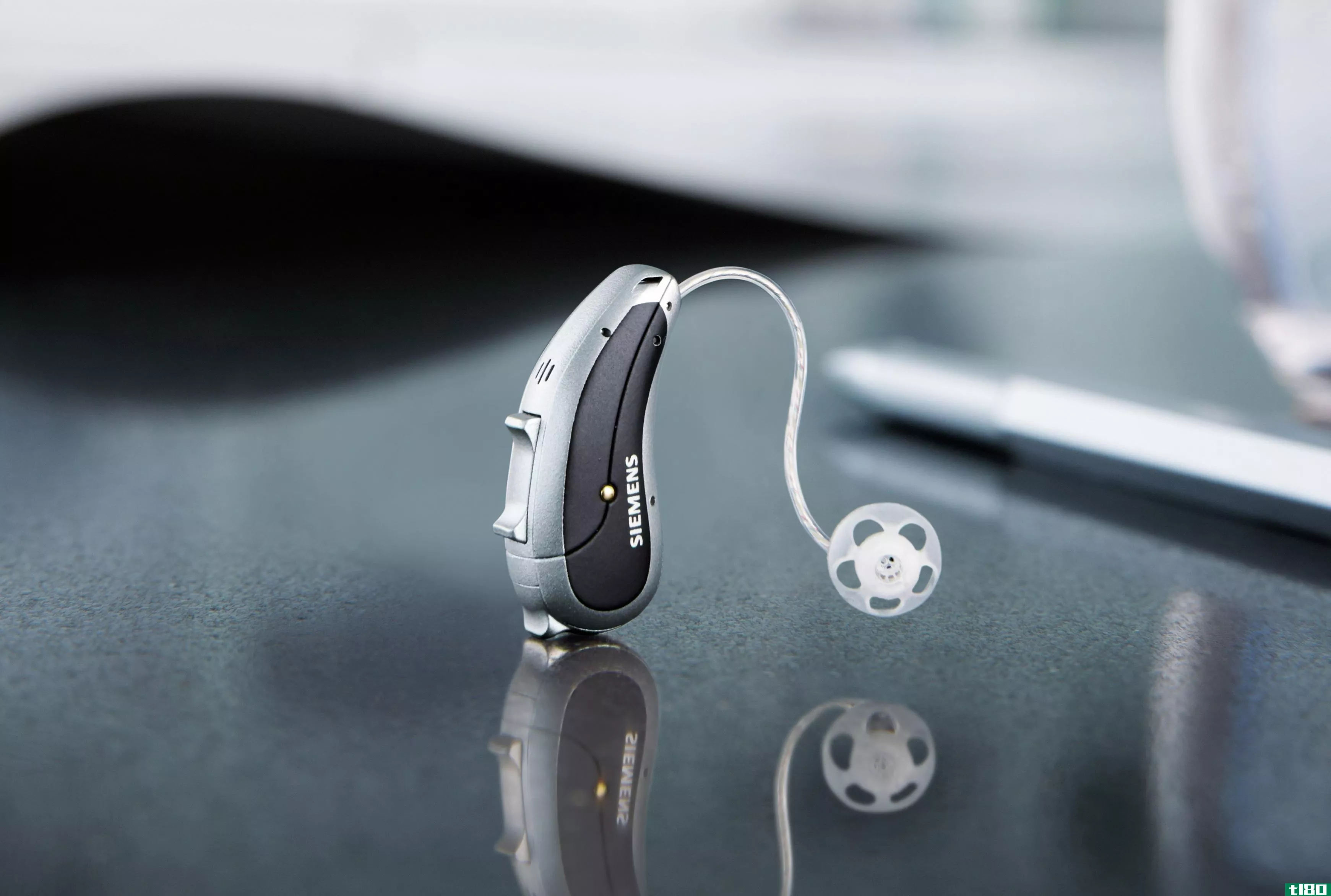 西门子的新型助听器可以让你用智能手机放大声音