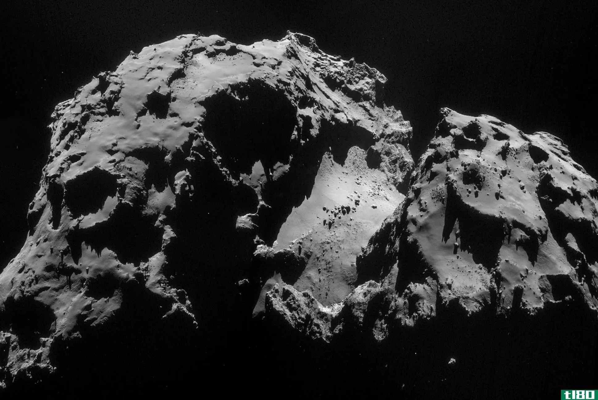 科学家们准备把在67p彗星阴影中沉睡的菲莱登陆器唤醒