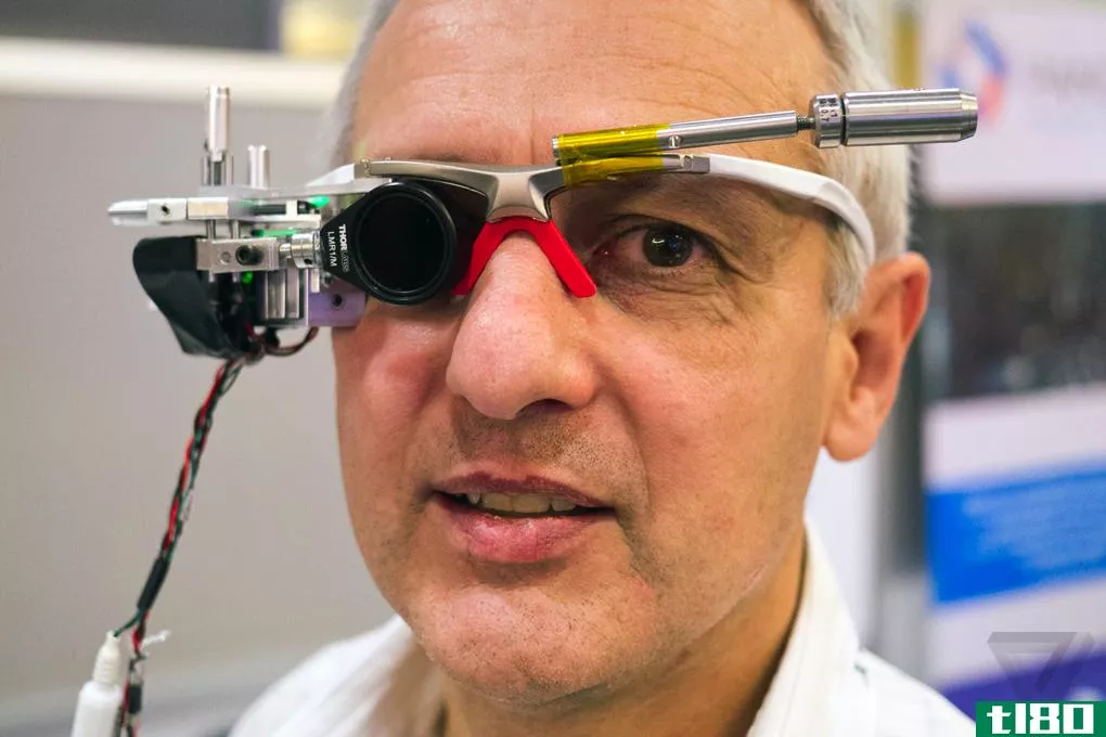 意大利谷歌眼镜竞争对手glassup展示首款原型机