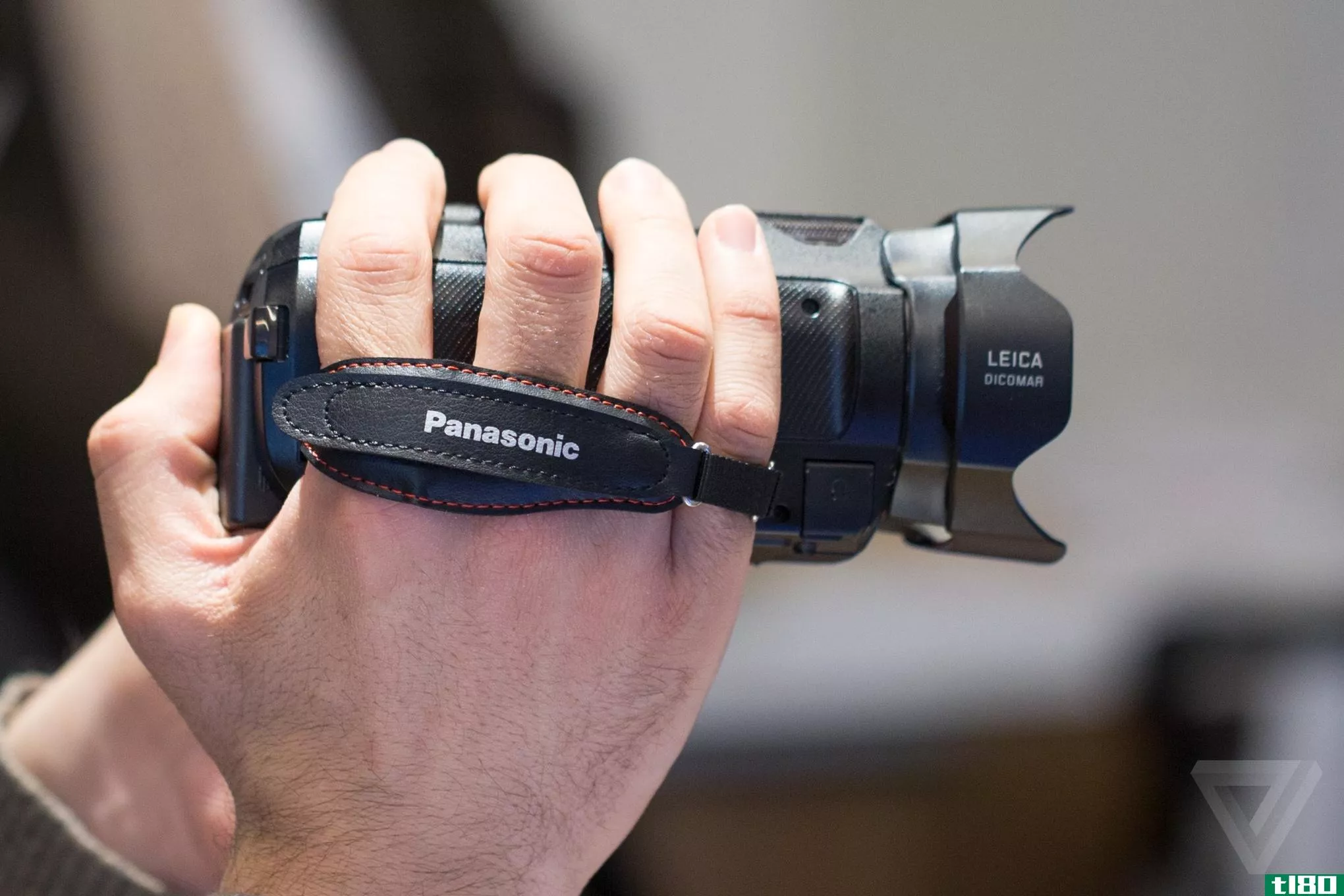 松下的第一台prosumer 4k摄像机可以拍摄hdr电影