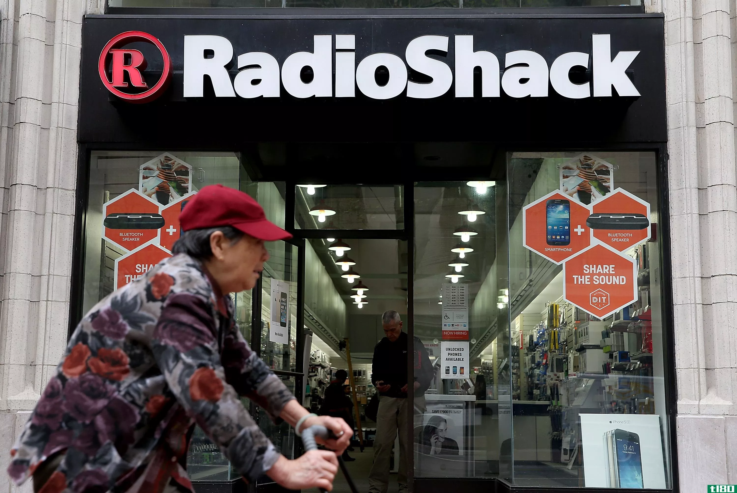 你只需花2000万美元就可以拥有radioshack品牌