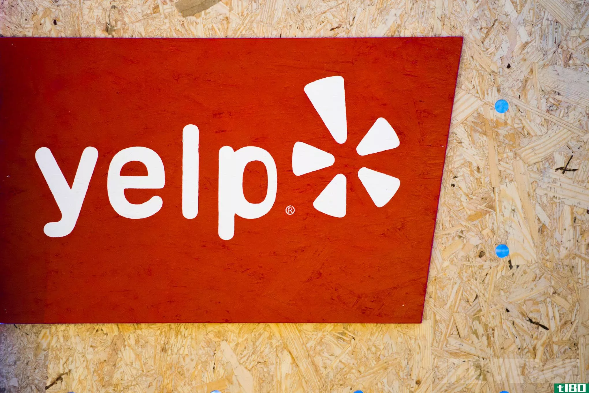 yelp正在起诉一家公司，指控其向餐馆出售虚假的正面评价