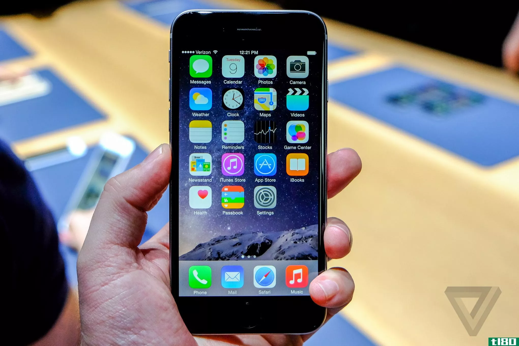 苹果现在将向你出售一款没有sim卡的未锁定iPhone6或6 plus