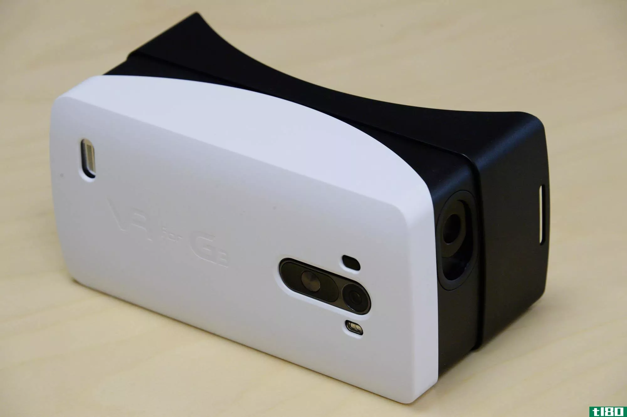 lg制造了一个塑料版的谷歌纸板虚拟现实