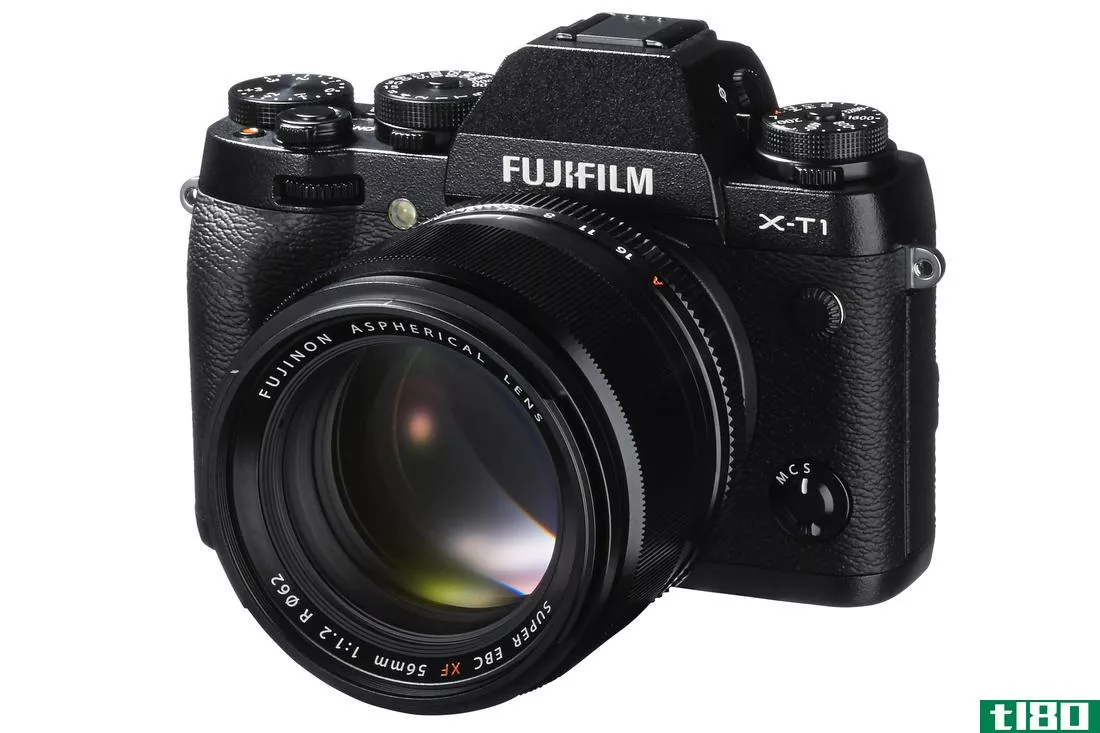 富士胶片的x-t1相机具有防风雨功能和惊人的取景器