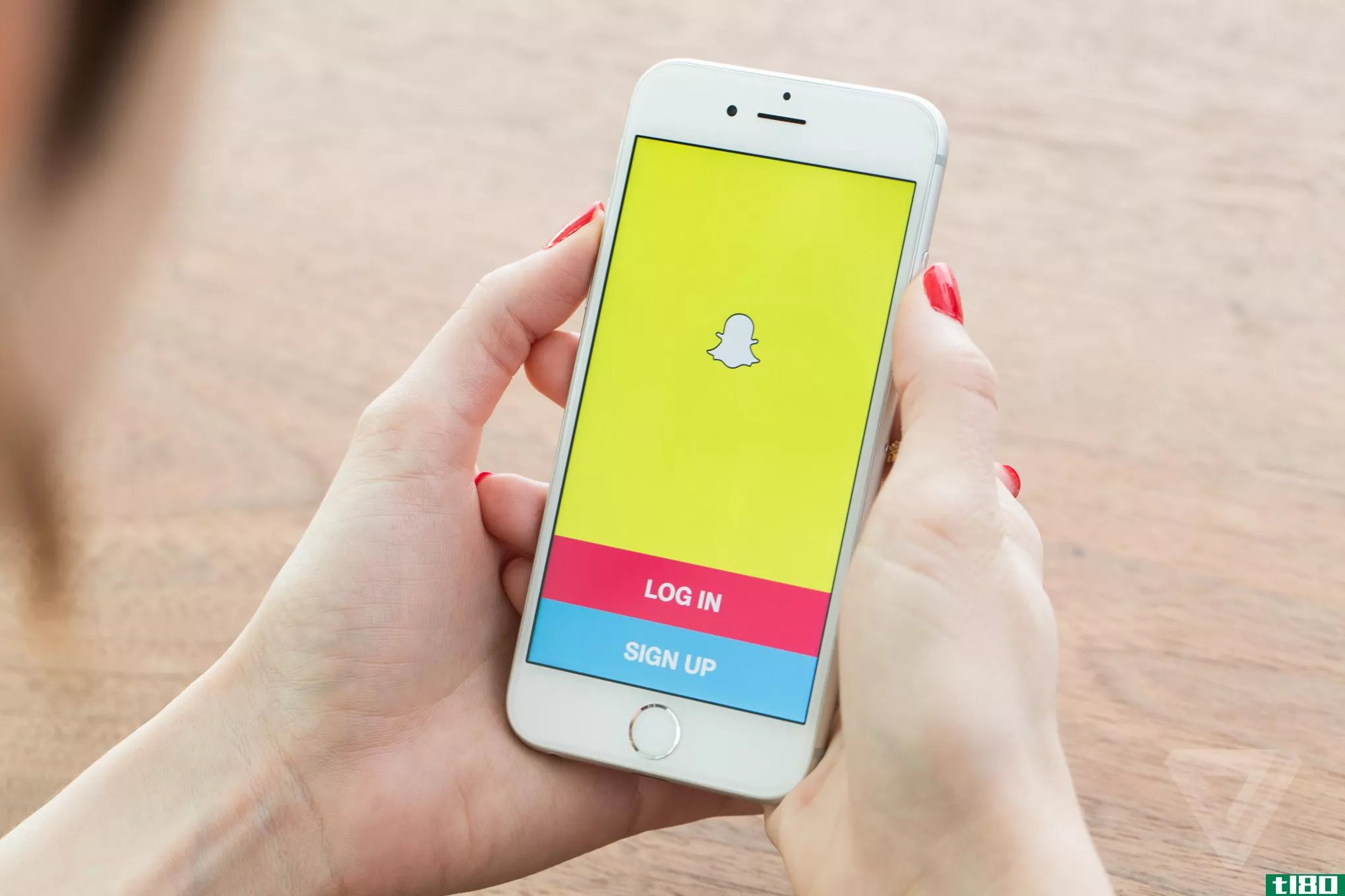 snapchat关闭了第三方应用，发布了第一份透明度报告