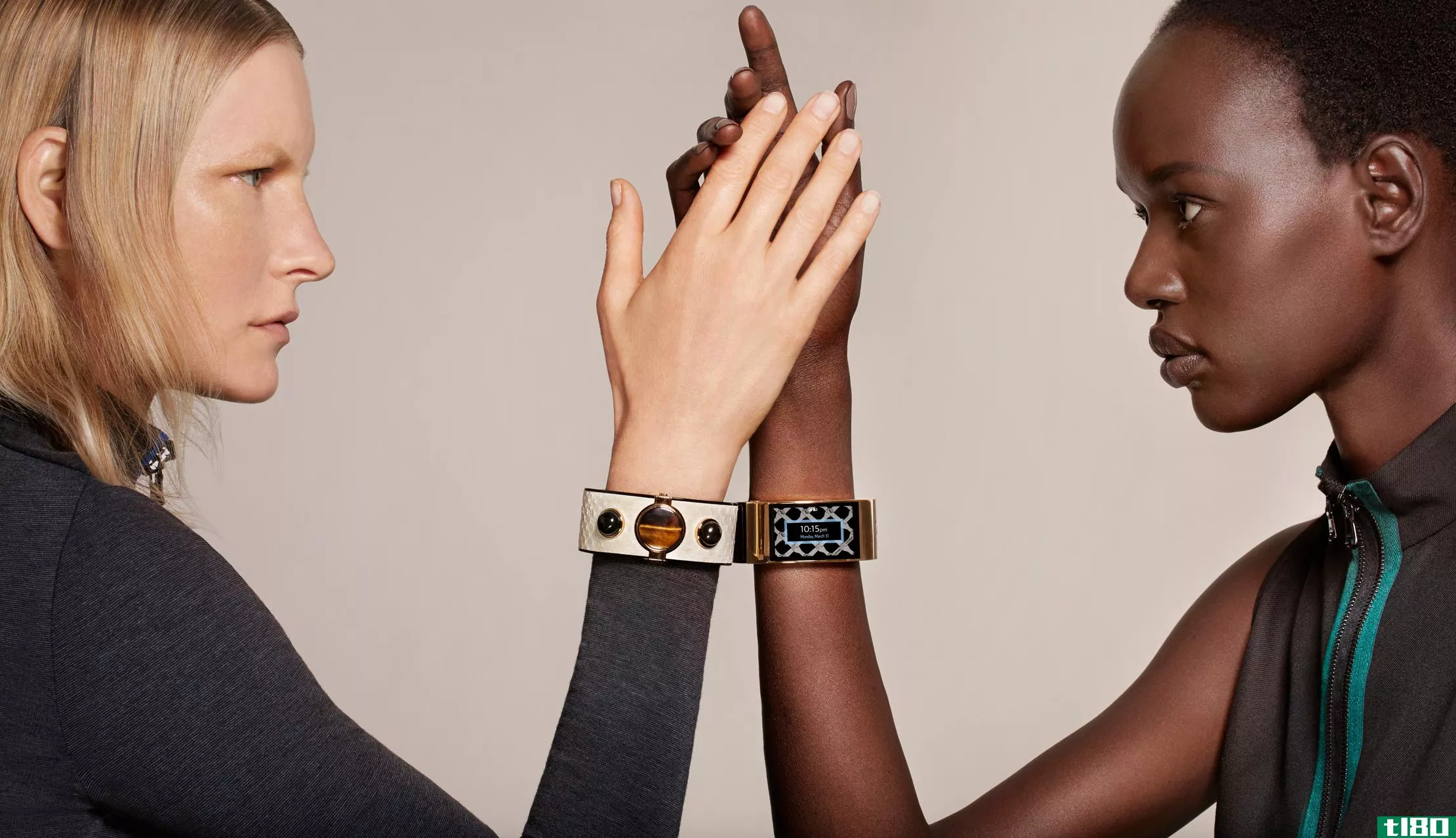 英特尔刚刚为女性制造了一款蛇皮智能手表