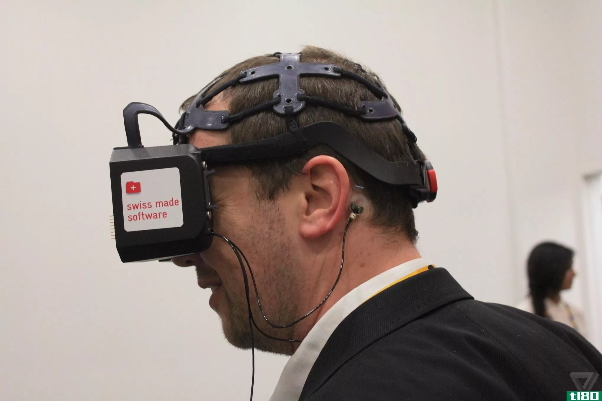 mindmaze的手跟踪、读心术虚拟现实耳机和听起来一样复杂