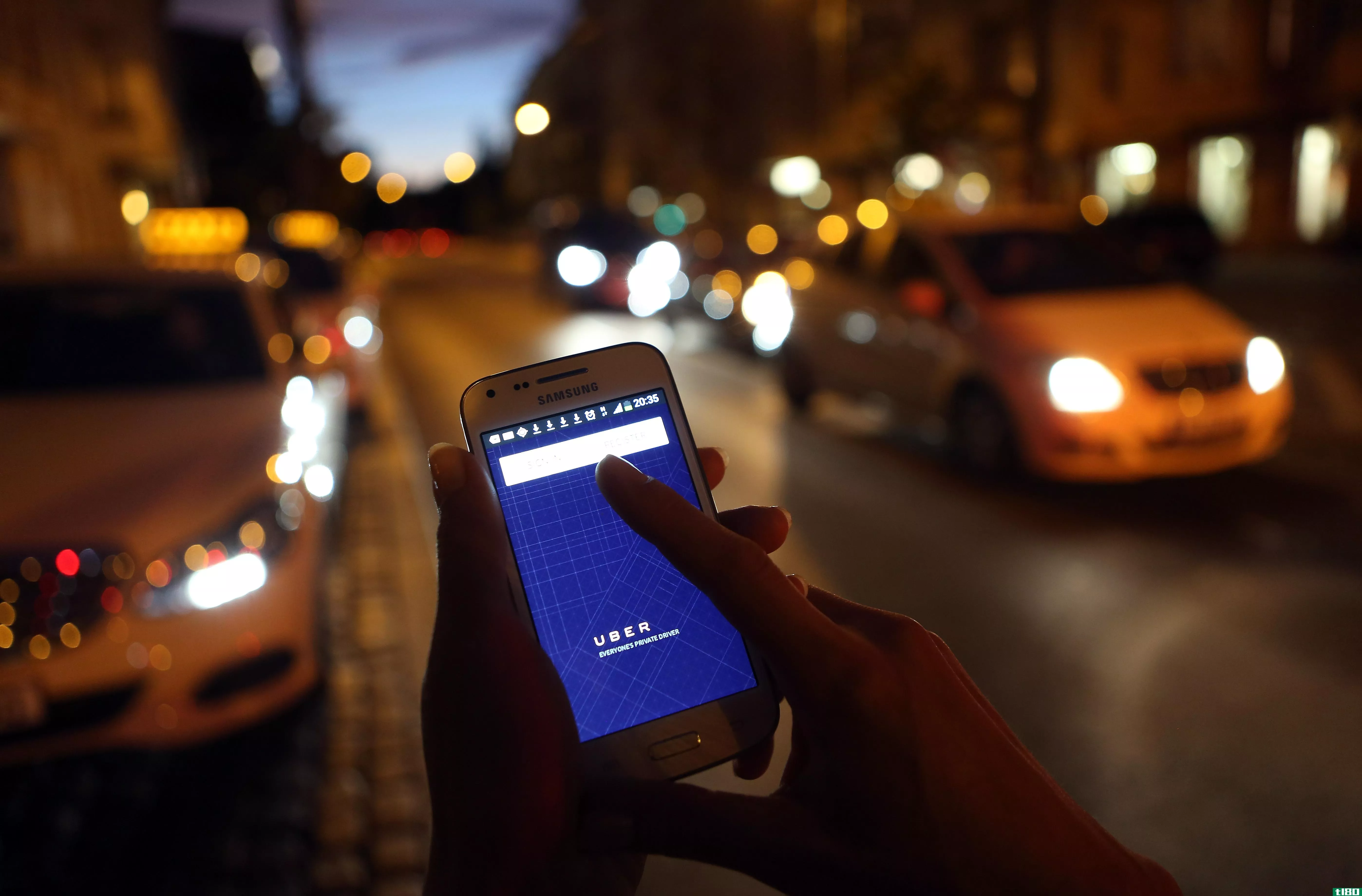 据报道，uber将为商业驾照付费，以避免德国的禁令