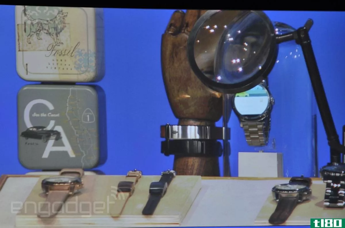 这是fossil的android wear智能手表