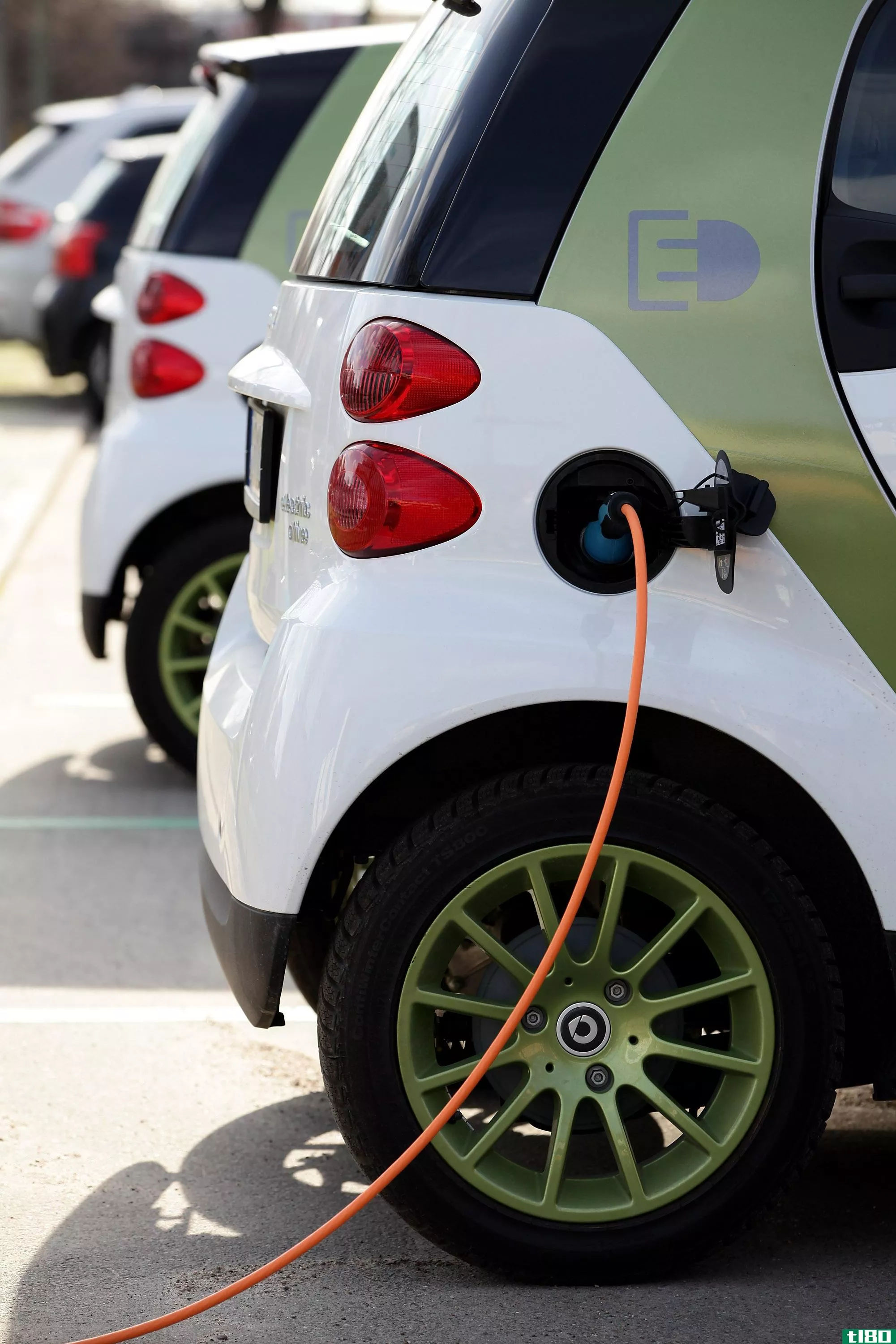 法国正试图刺激超廉价电动汽车的发展