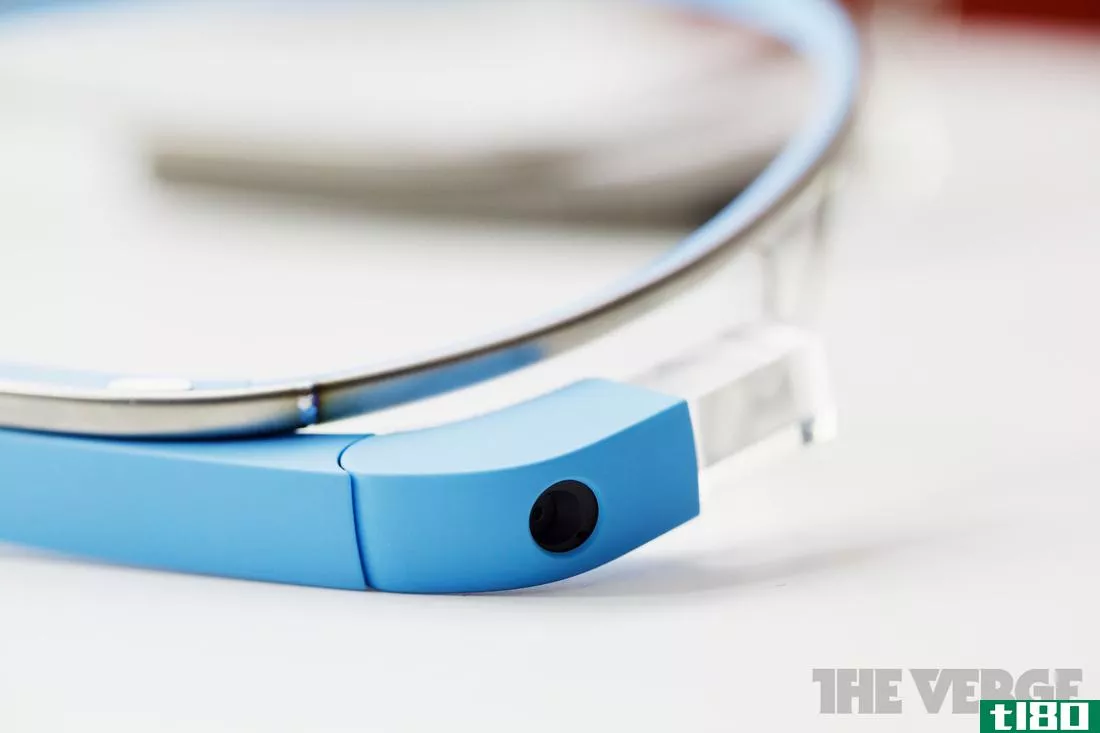 《华尔街日报》说，谷歌眼镜将有一个新的snap-on设计
