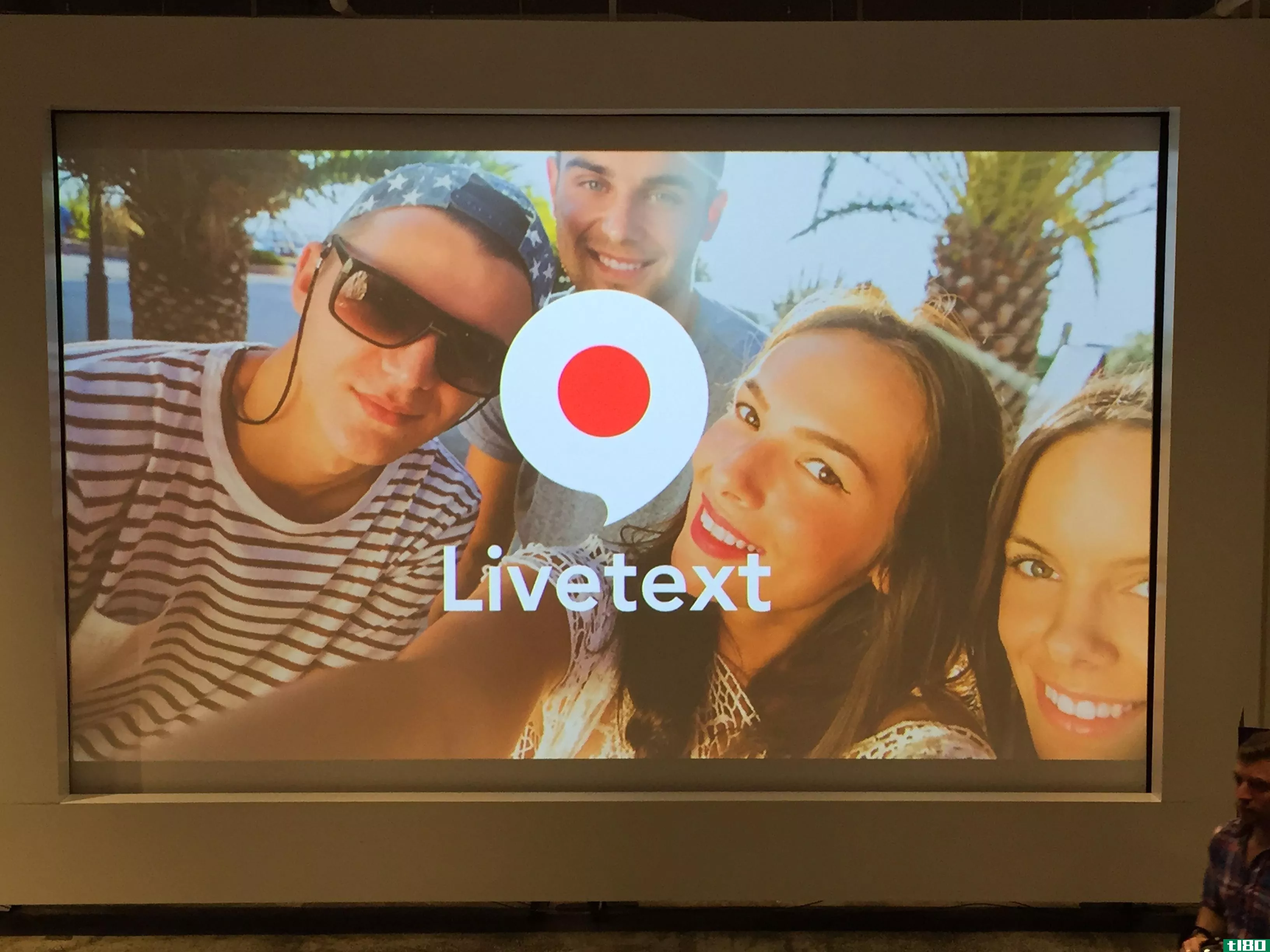 使用livetext，雅虎新推出的无声视频聊天应用