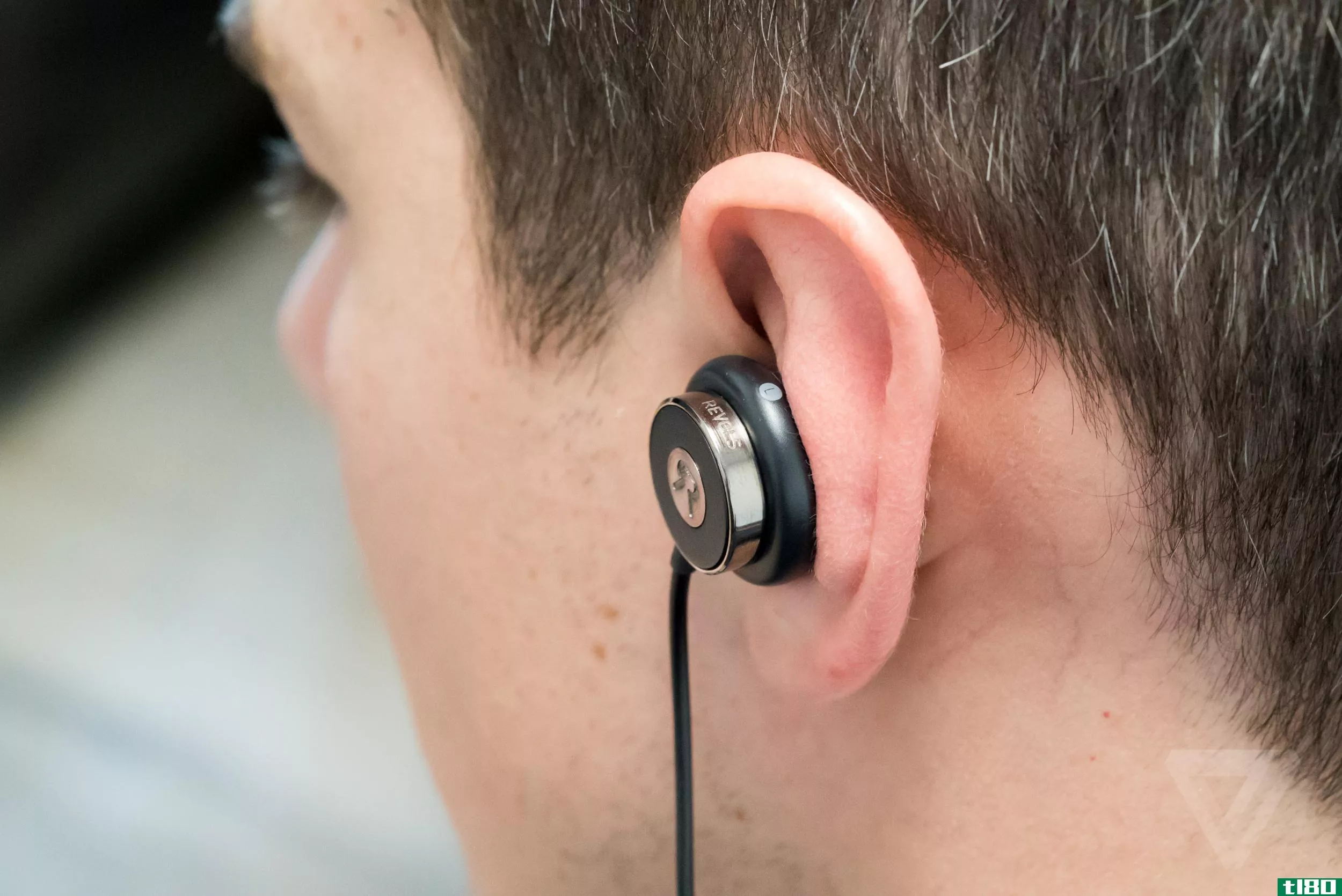 这些耳塞可以在60秒内安装到您的耳朵上