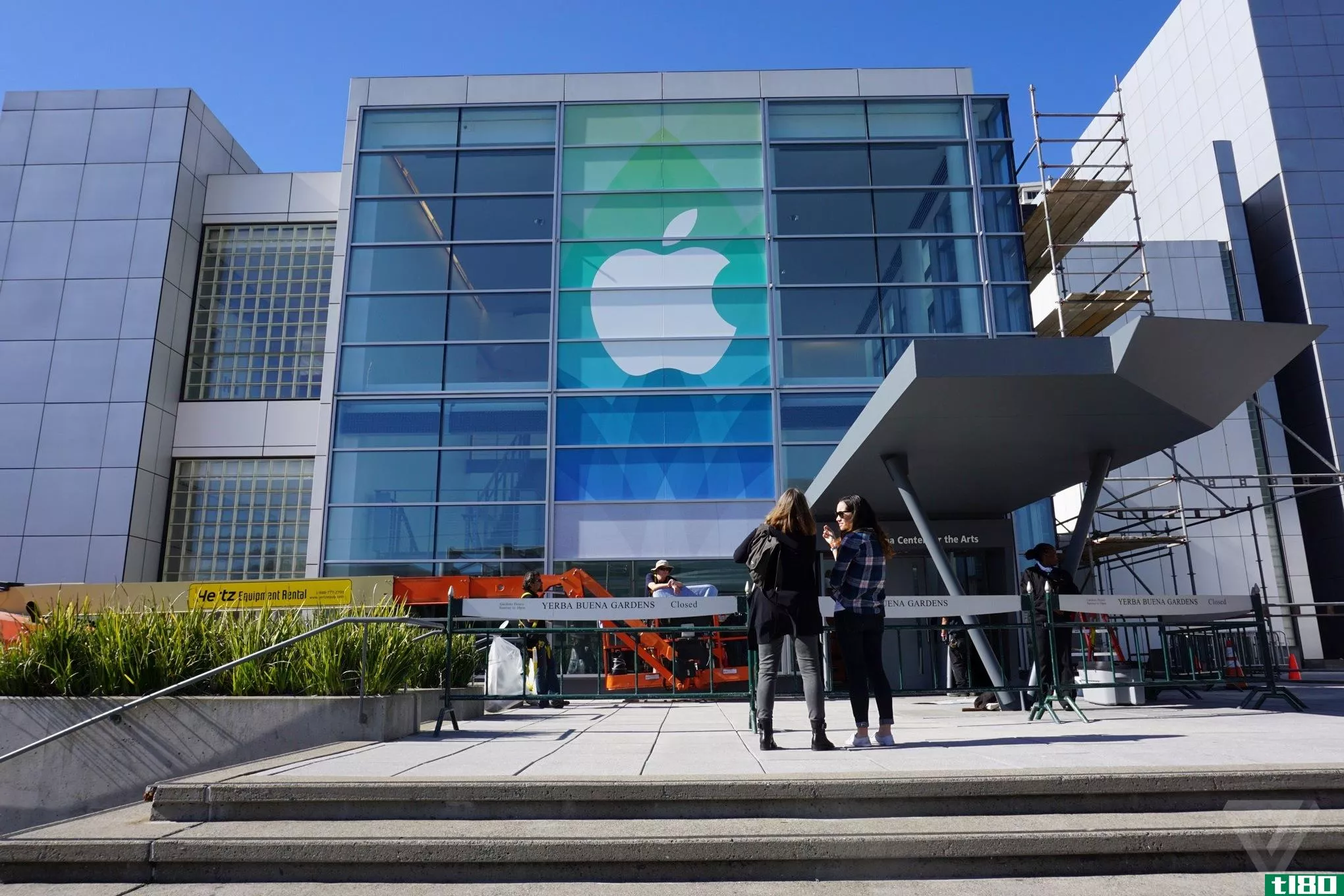 苹果的蓝宝石玻璃供应商已经达成协议，以摆脱其4.39亿美元的债务