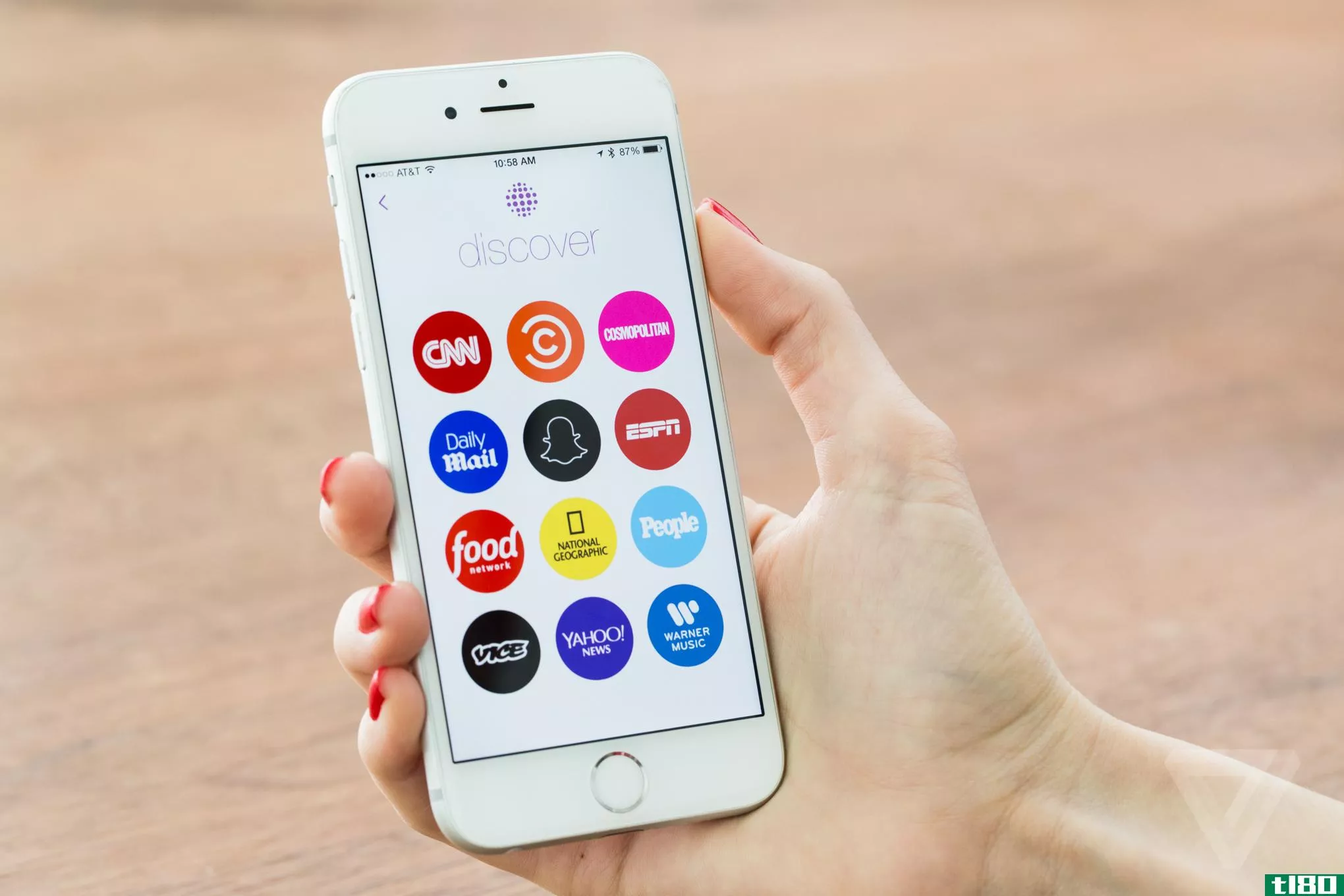 snapchat将更大的焦点放在发现和直播故事上