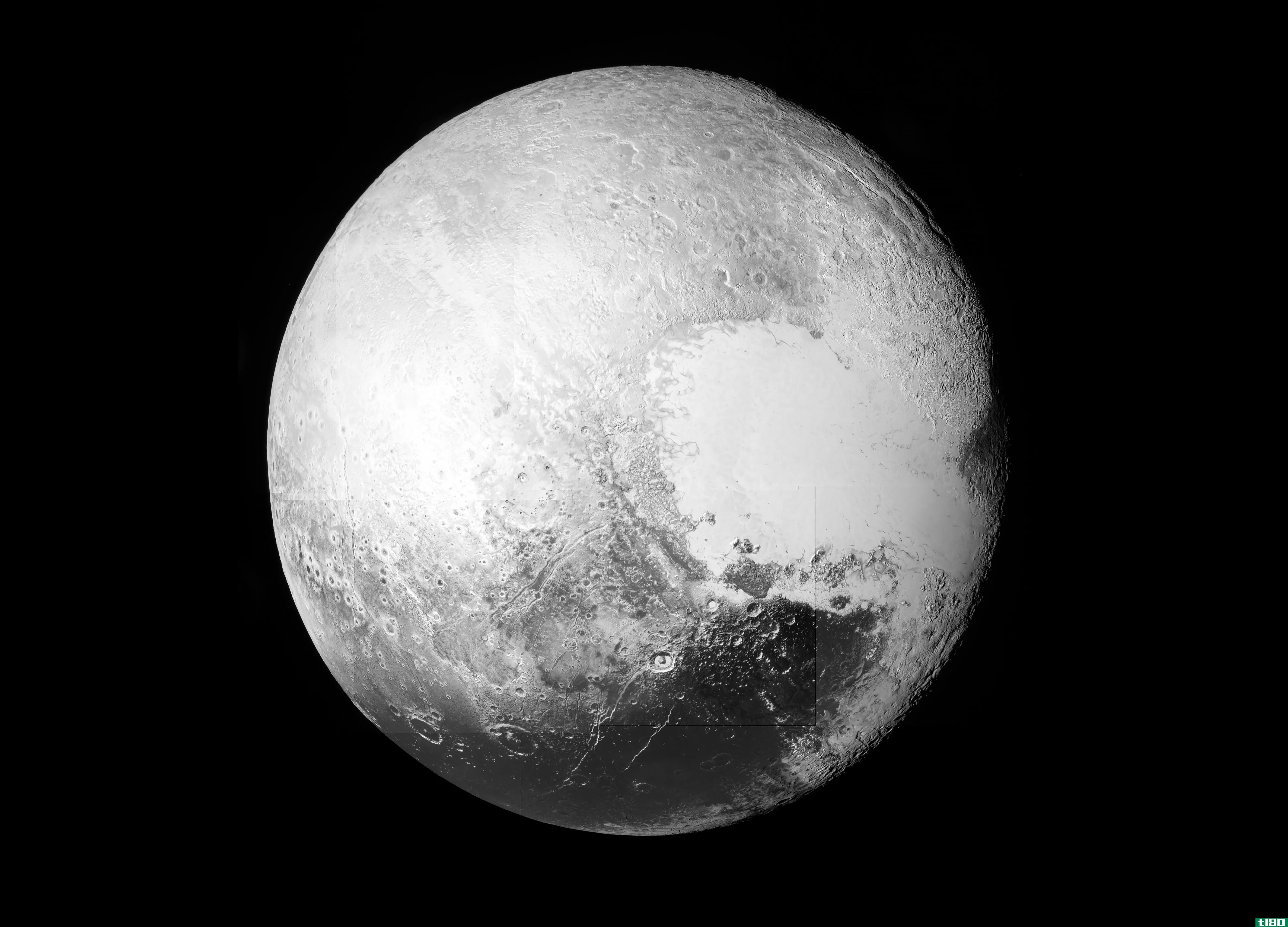 以高分辨率观看冥王星的全新全貌
