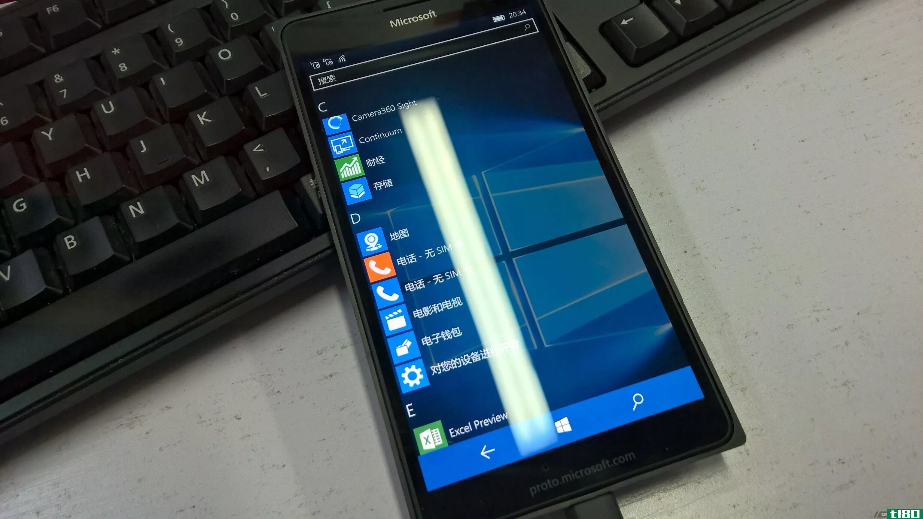 泄露的lumia 950 xl图片显示了微软即将推出的旗舰手机