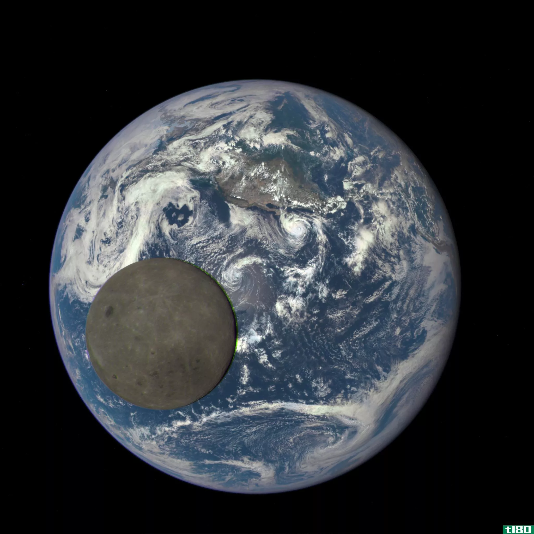 月球和地球gif是完全真实的：揭穿twitter的阴谋论