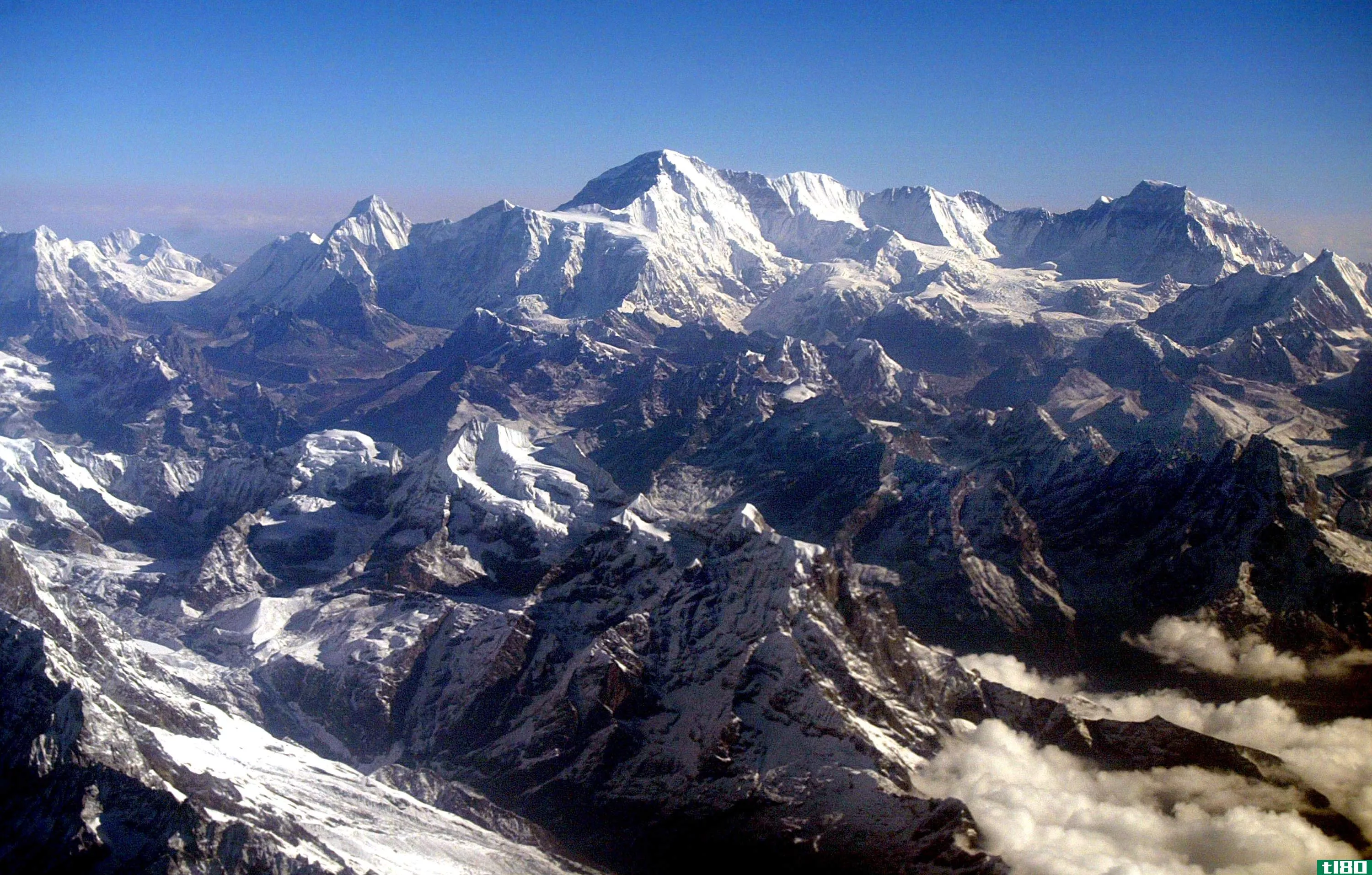 尼泊尔地震使珠穆朗玛峰移动了3厘米