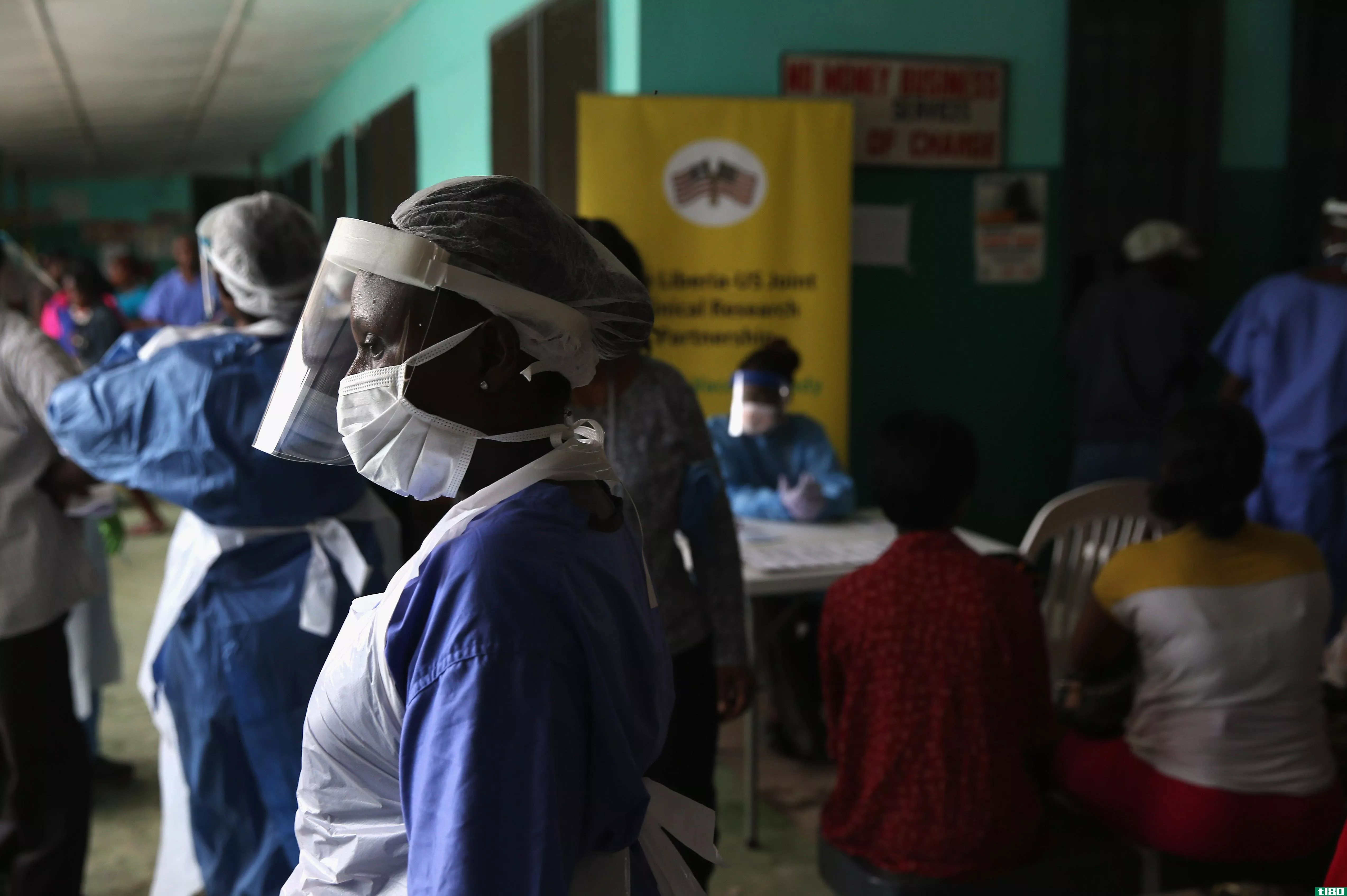 研究人员说，抗击埃博拉的斗争远未结束