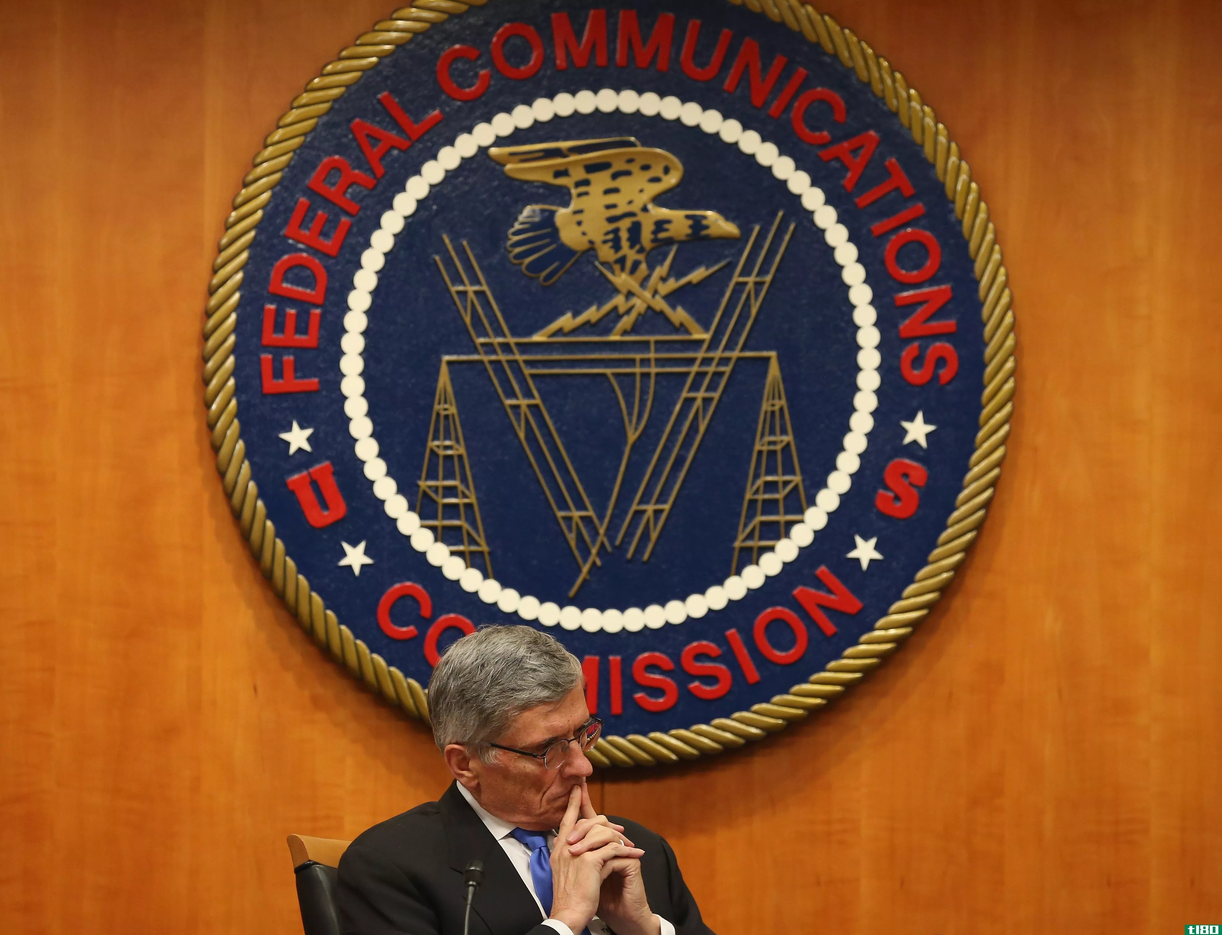 联邦通信委员会对t-mobile、at&t和comcast的免费数据程序提出质疑