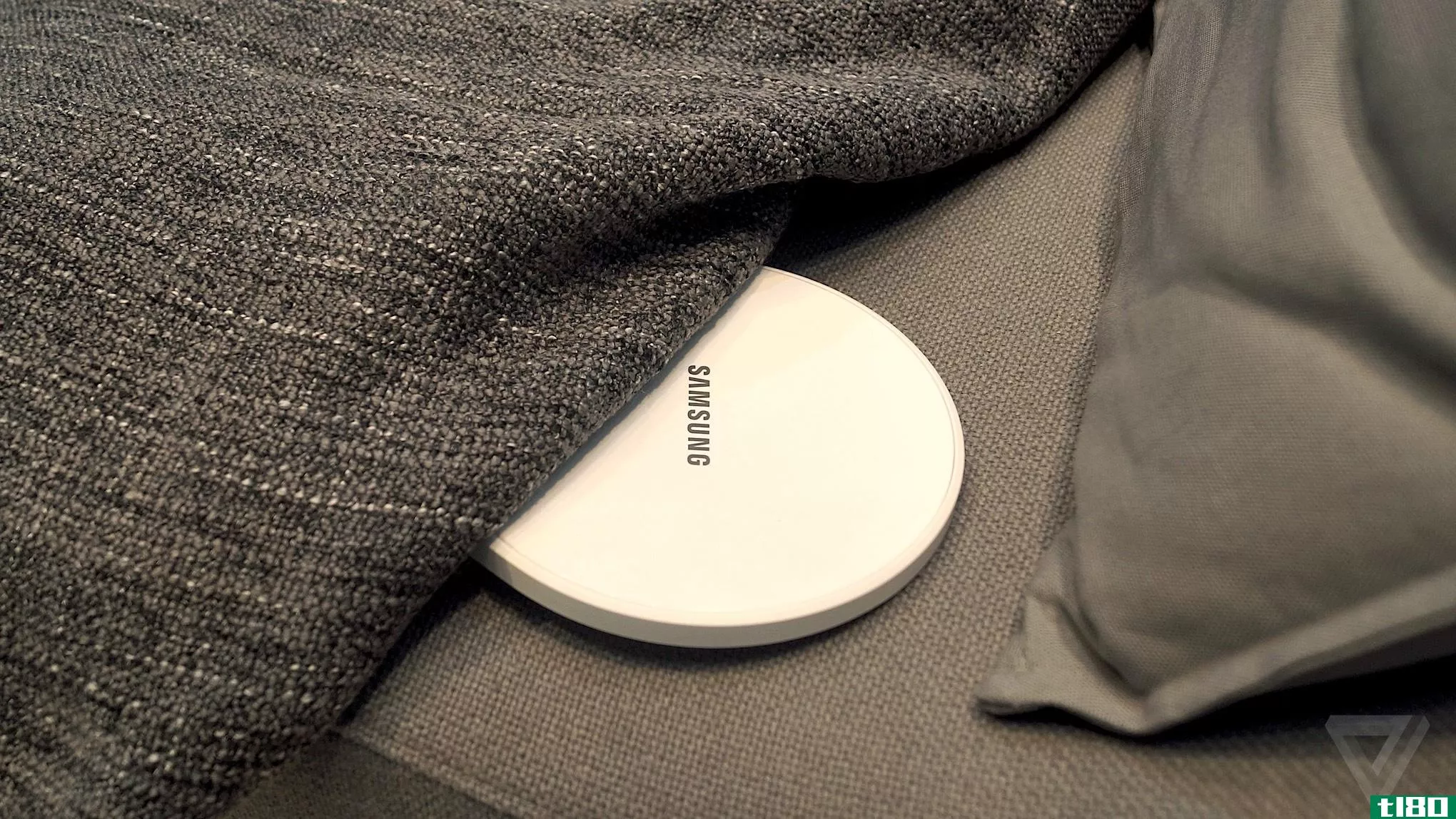 三星的桨形睡眠传感器可以在你睡觉的时候控制你的家