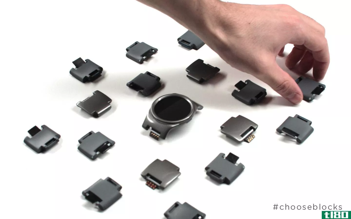 kickstarter上刚刚推出的积木模块化智能手表