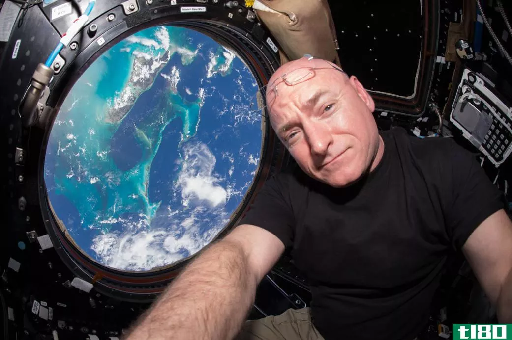 斯科特·凯利打破了美国宇航员在太空中连续时间最长的纪录