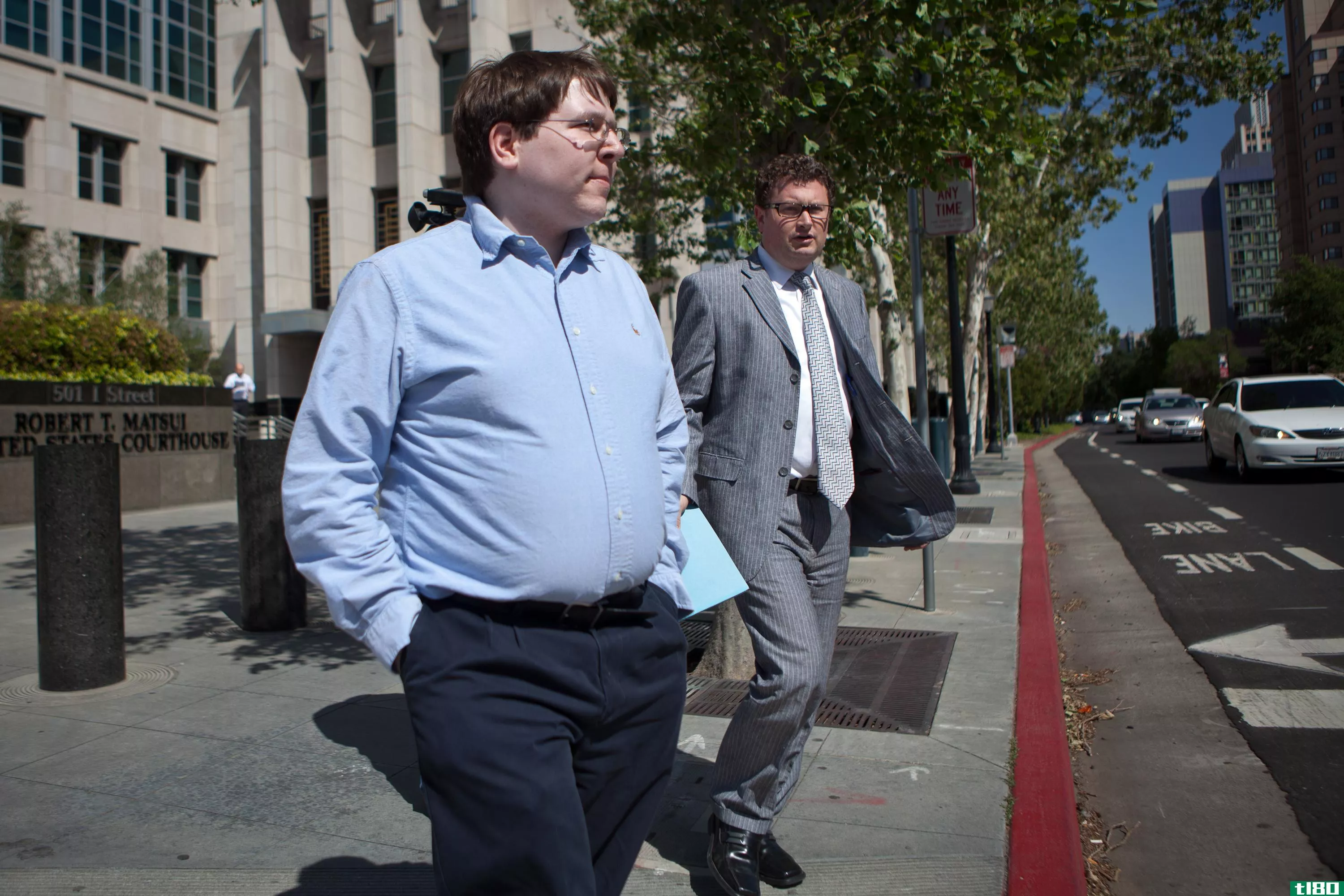 马修·凯斯因帮助匿名者诽谤洛杉矶时报网站而被判有罪