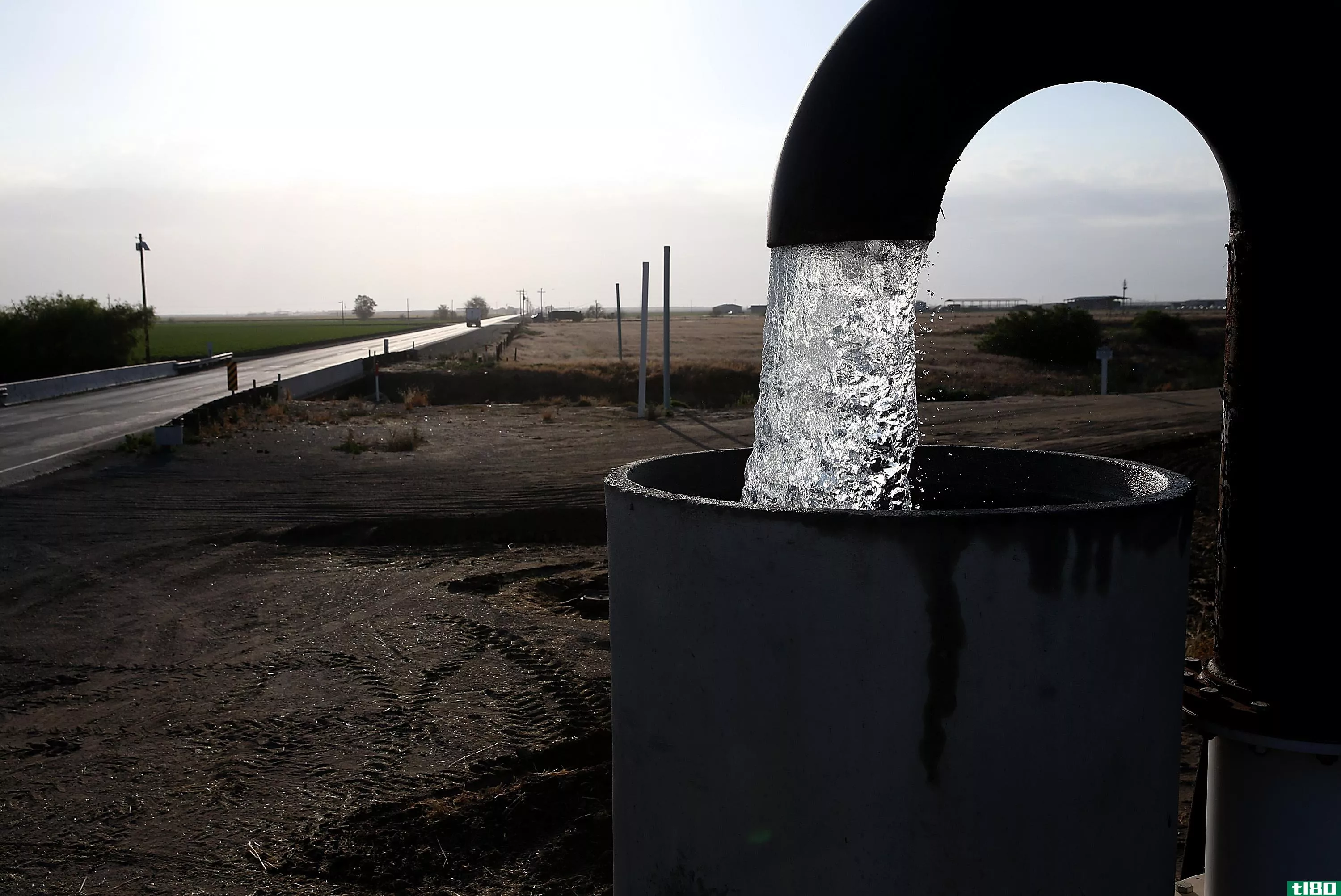 加州监管机构批准了农民减少25%用水的计划