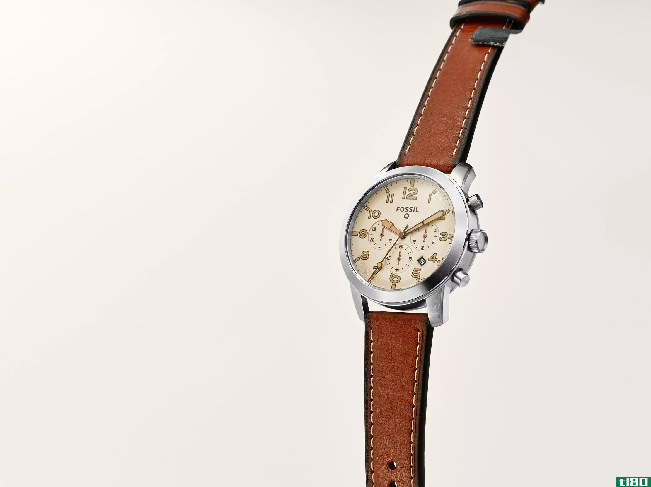 fossil为其不断增长的可穿戴产品系列增添了另一块手表