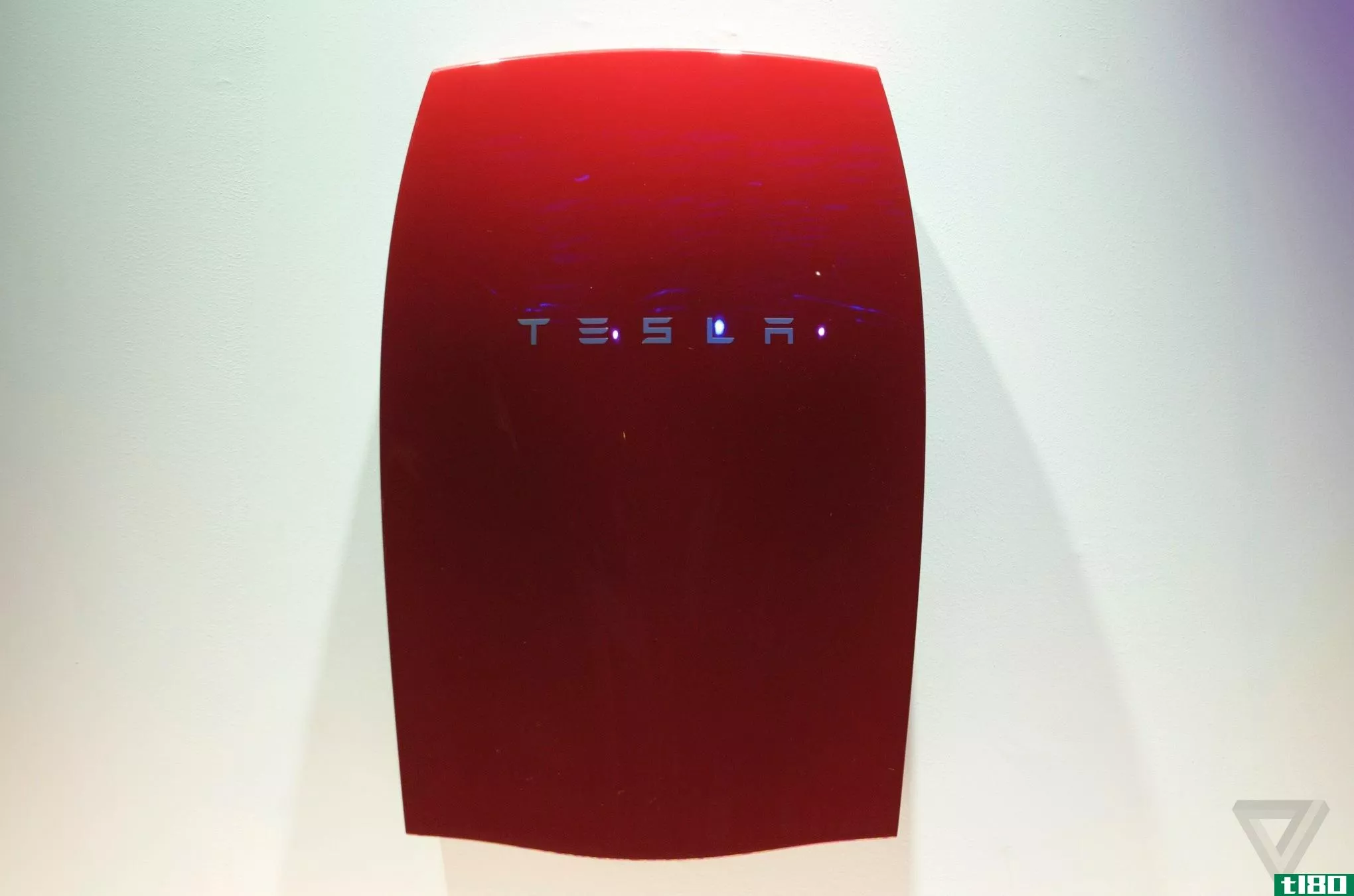 特斯拉宣布预购38000块powerwall家用电池