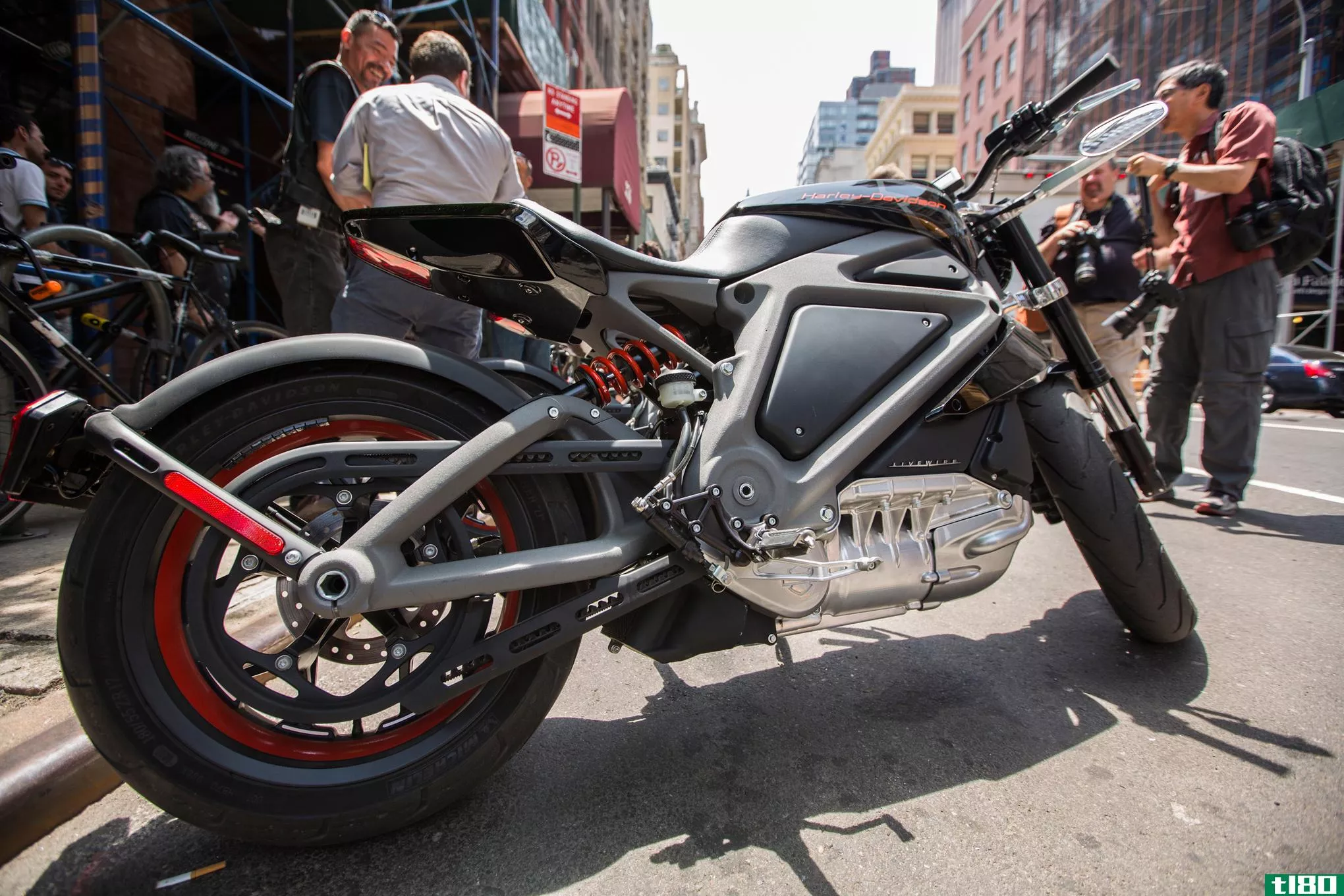 哈雷戴维森的电动摩托车需要几年的时间才能启动