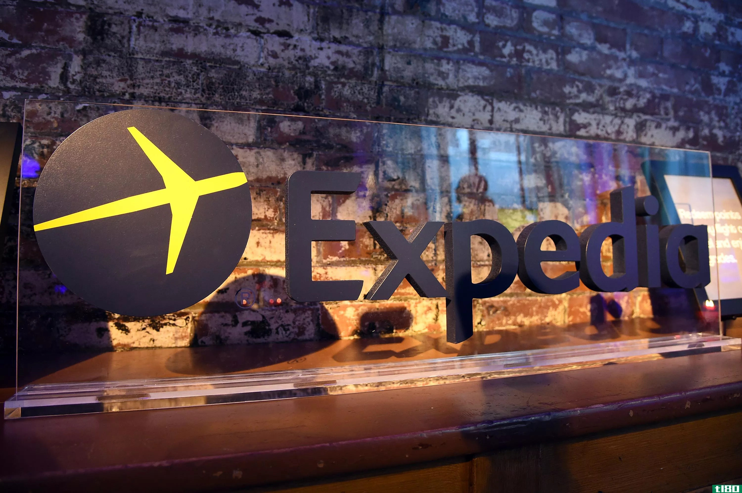 expedia刚刚以39亿美元收购了airbnb的竞争对手
